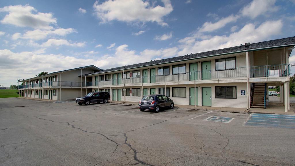 Motel 6 Des Moines South - Airport Exteriör bild