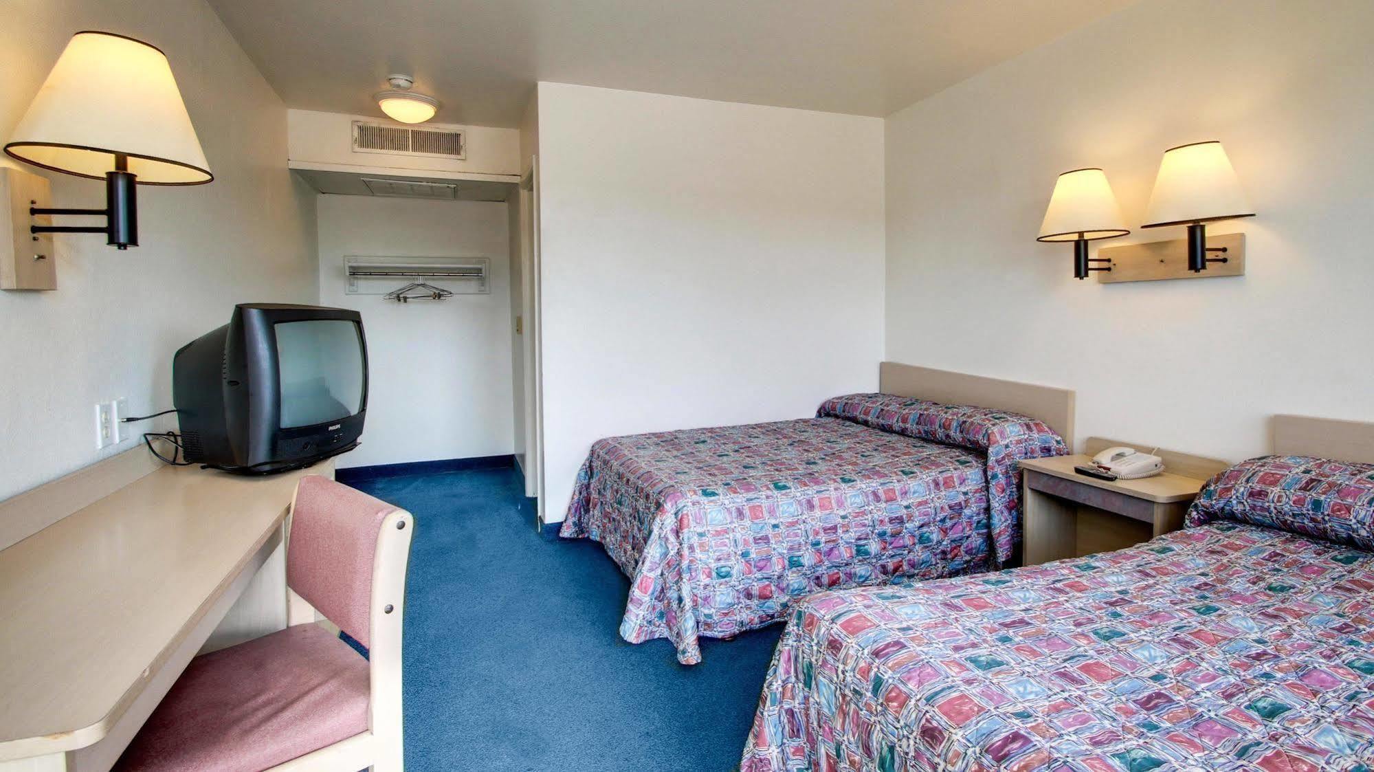 Motel 6 Des Moines South - Airport Exteriör bild