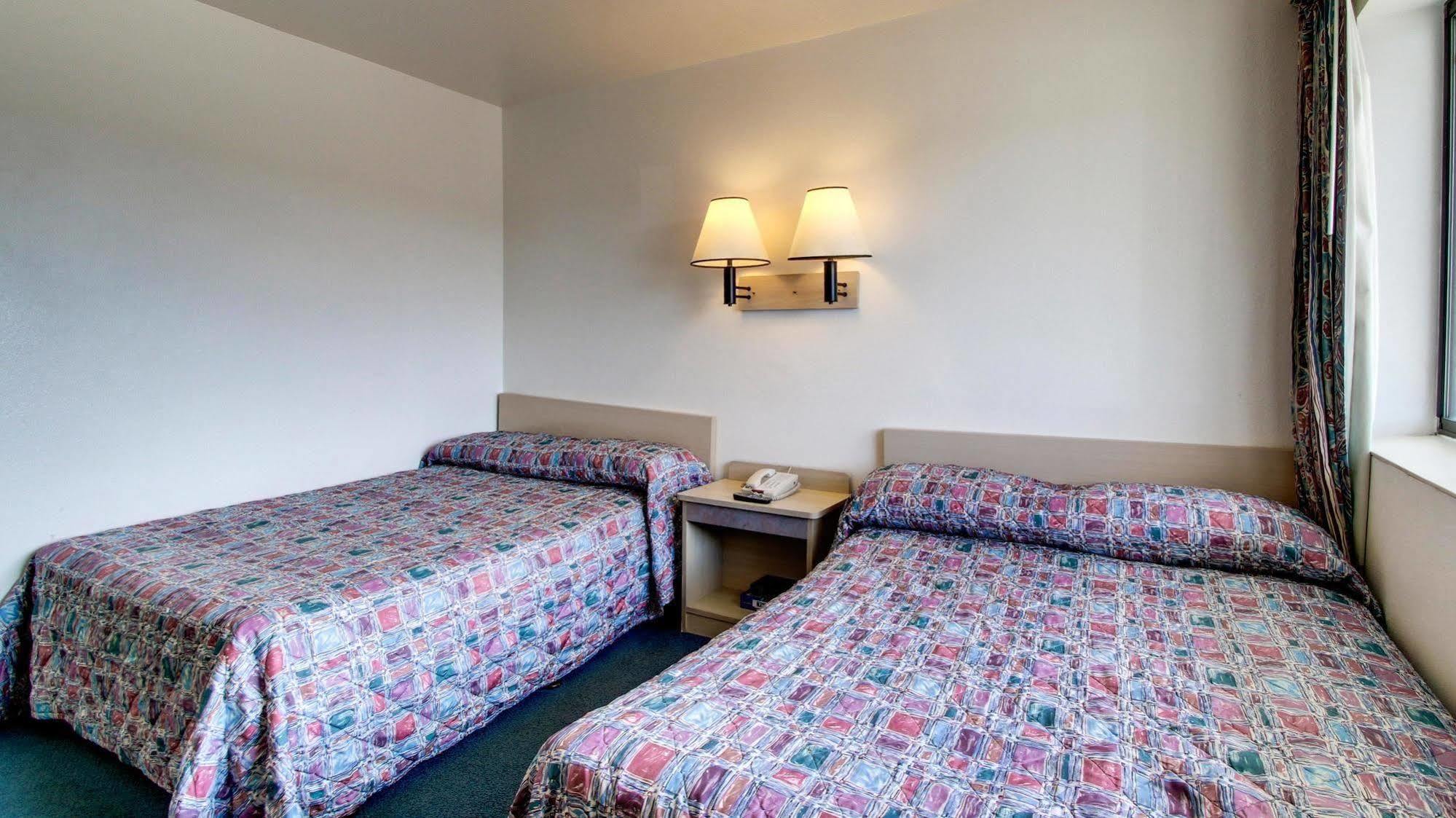 Motel 6 Des Moines South - Airport Exteriör bild